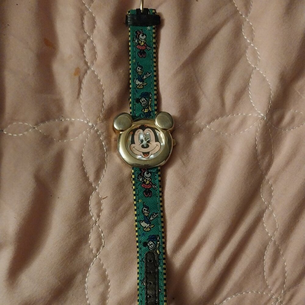 Vintage mickey mouse face with ears watch